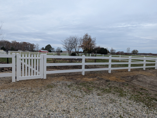 3-rail-with-welded-wire