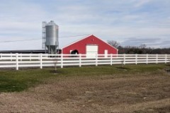 4 rail vinyl fence