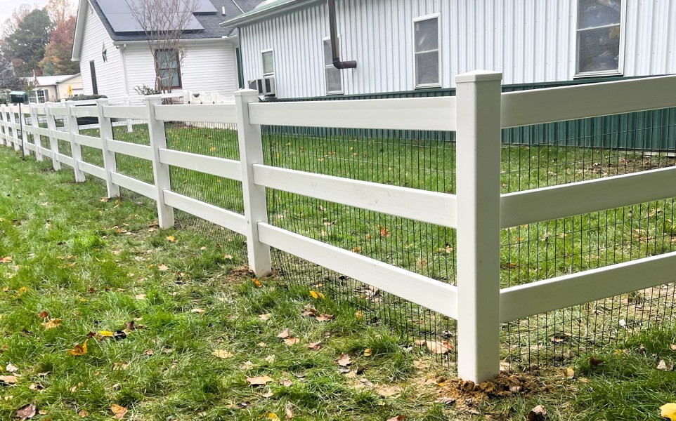 White-3-rail-with-black-wire-