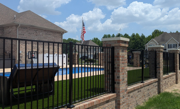 Aluminum-fence-brick-columns-2