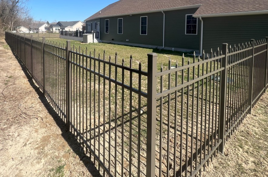 bronze-aluminum-fence-wavecrest-style