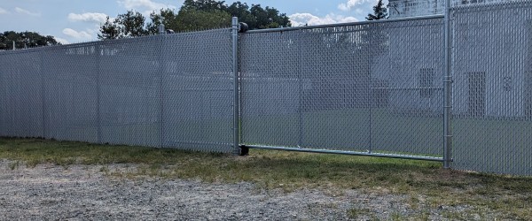 8ft-tall-chainlink-with-slats