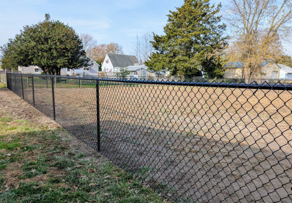 Black-chainlink