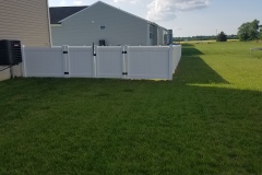 vinyl privacy fence