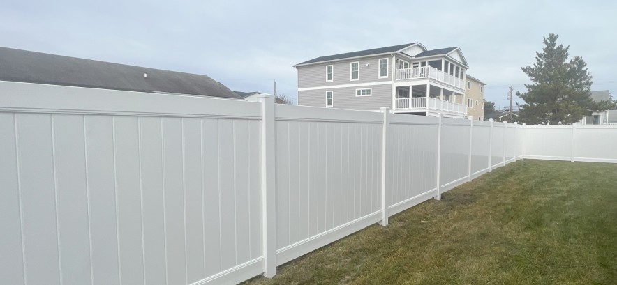 vinyl privacy fence