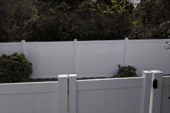 vinyl privacy fence