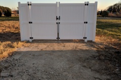 vinyl privacy fence