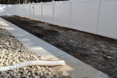 vinyl privacy fence