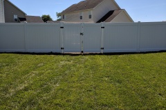 vinyl privacy fence