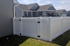 vinyl privacy fence
