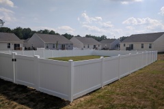 White vinyl Privacy fence