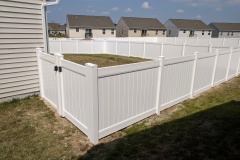 White vinyl Privacy fence