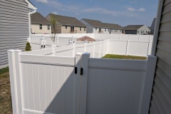 White vinyl Privacy fence