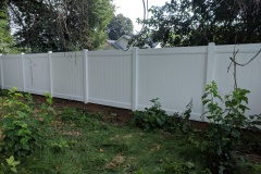 White vinyl Privacy fence