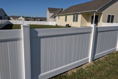 White vinyl Privacy fence