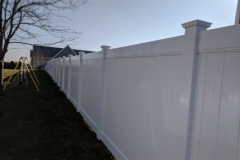 vinyl privacy fence