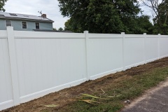 vinyl privacy fence