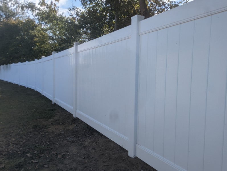 vinyl privacy fence