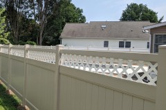 lattice top vinyl fence