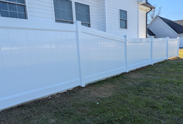 fence-sloped-5ft-to-4ft-tall