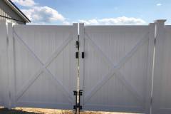 White vinyl Privacy fence