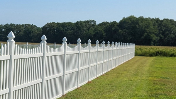 6ft-tall-scalloped-picket-fence
