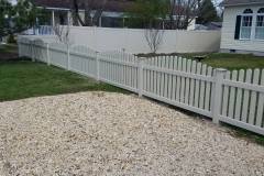 Arched-White-Vinyl-Picket-Fencing