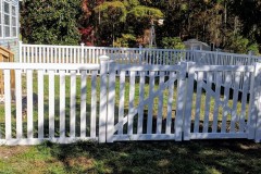 white vinyl fence