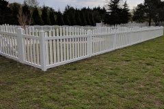 vinyl picket fence