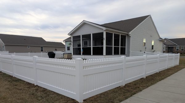 Vinyl-picket-fence-scaled