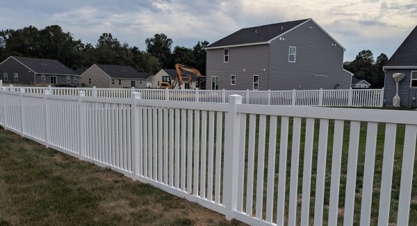 WHITE-PICKET-FENCE-