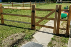 Wood-Split-Rail-Fencing-with-Wire